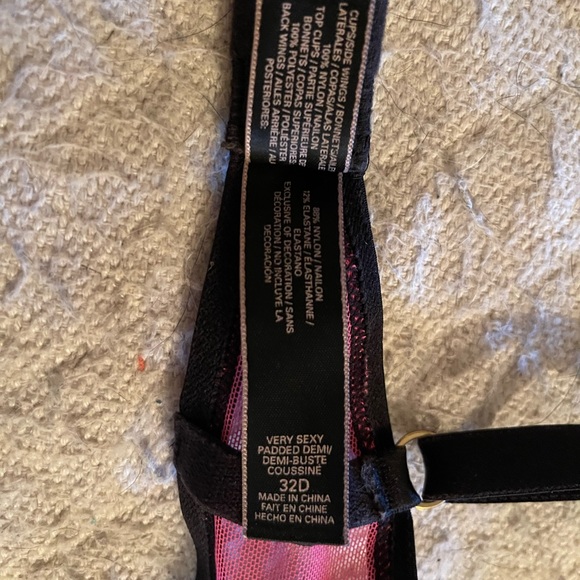 VS Very Sexy Push-up Bra - Picture 3 of 3